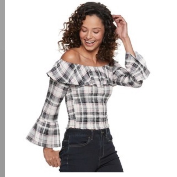 Juniors' Almost Famous Flounce Sleeve Smock Top - Picture 1 of 1